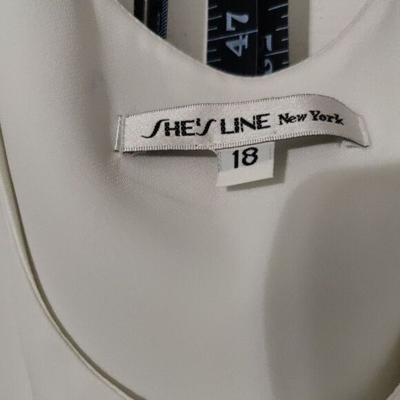 White Sleeveless Top - Picture 5 of 10